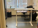 Very Stable Sit-stand desk SteelForce 670 | Electronically adjustable in height